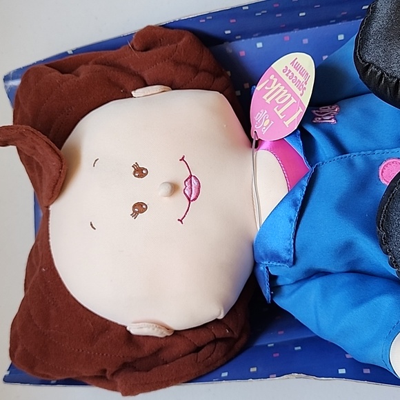 Rosie O'Donnell Talking Plush Doll - Picture 4 of 9